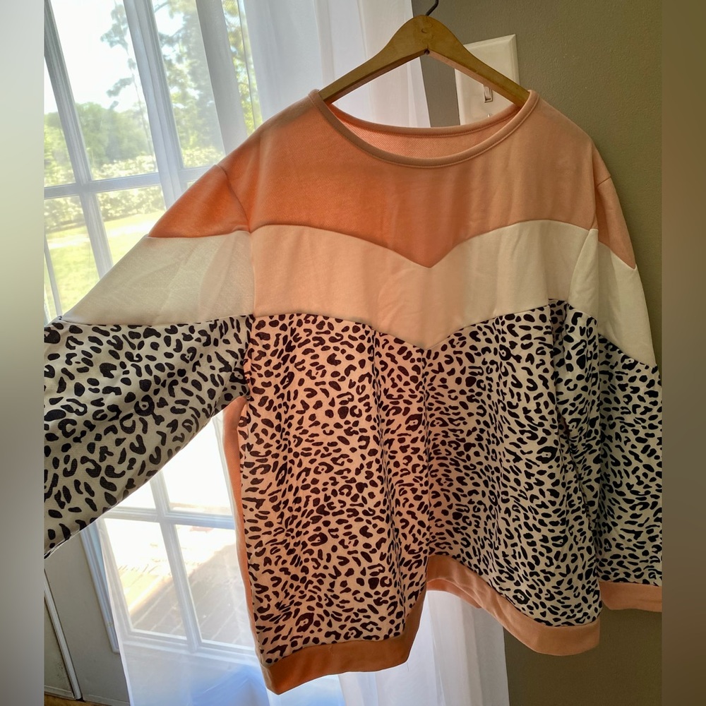 Pink, white, animal print women’s sweat shirt, pullover top, size 2x